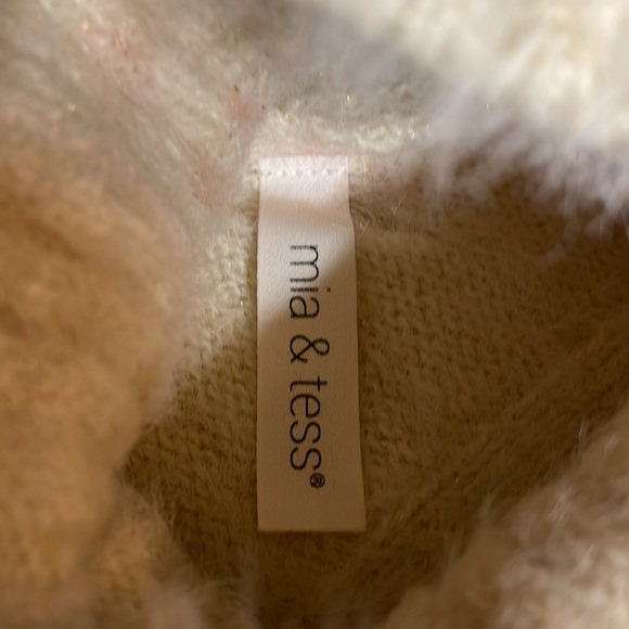 🌟Mia & Tess poncho sweater - Picture 3 of 4